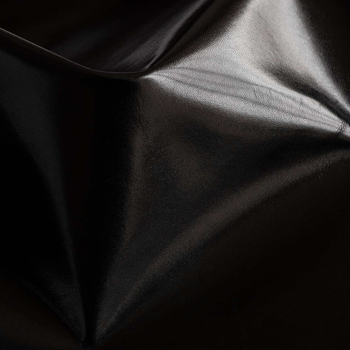 Goat Smooth Black Fodera Carpa Top